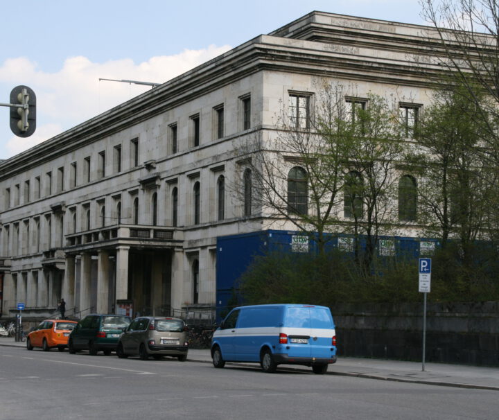 Munich Nazi history tour school groups - The "Führerbau" in Munich